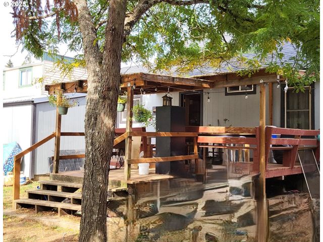 634 E MAIN St, Sheridan, OR 97378