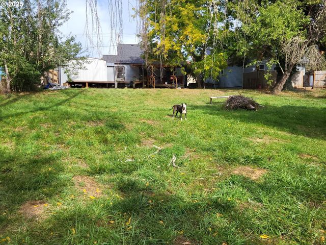 634 E MAIN St, Sheridan, OR 97378