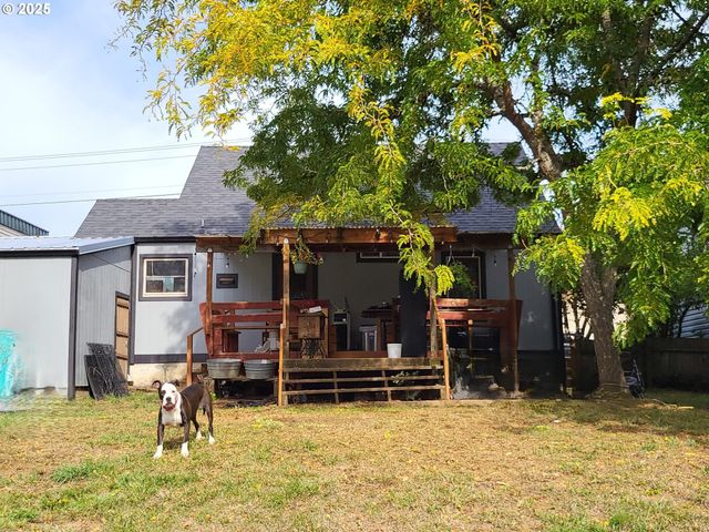 634 E MAIN St, Sheridan, OR 97378