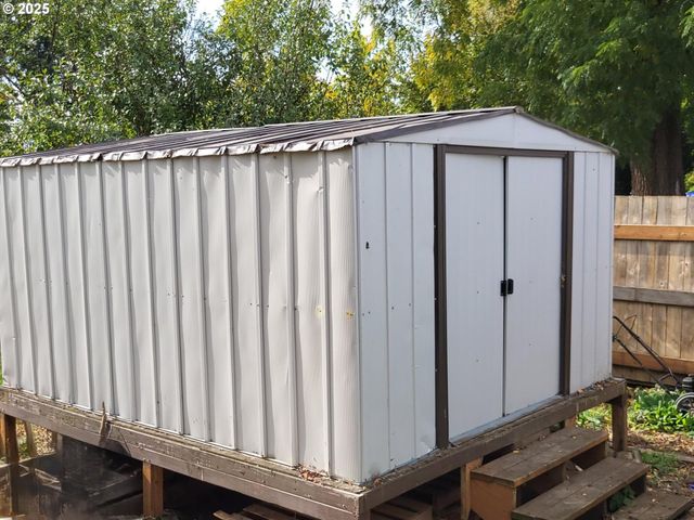 634 E MAIN St, Sheridan, OR 97378