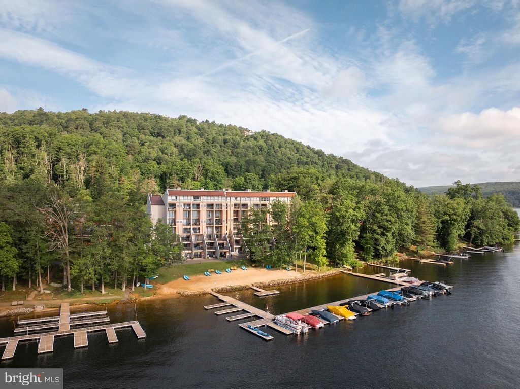 Image 1 of property listing at 20160 GARRETT HWY #H706, Oakland, MD 21550