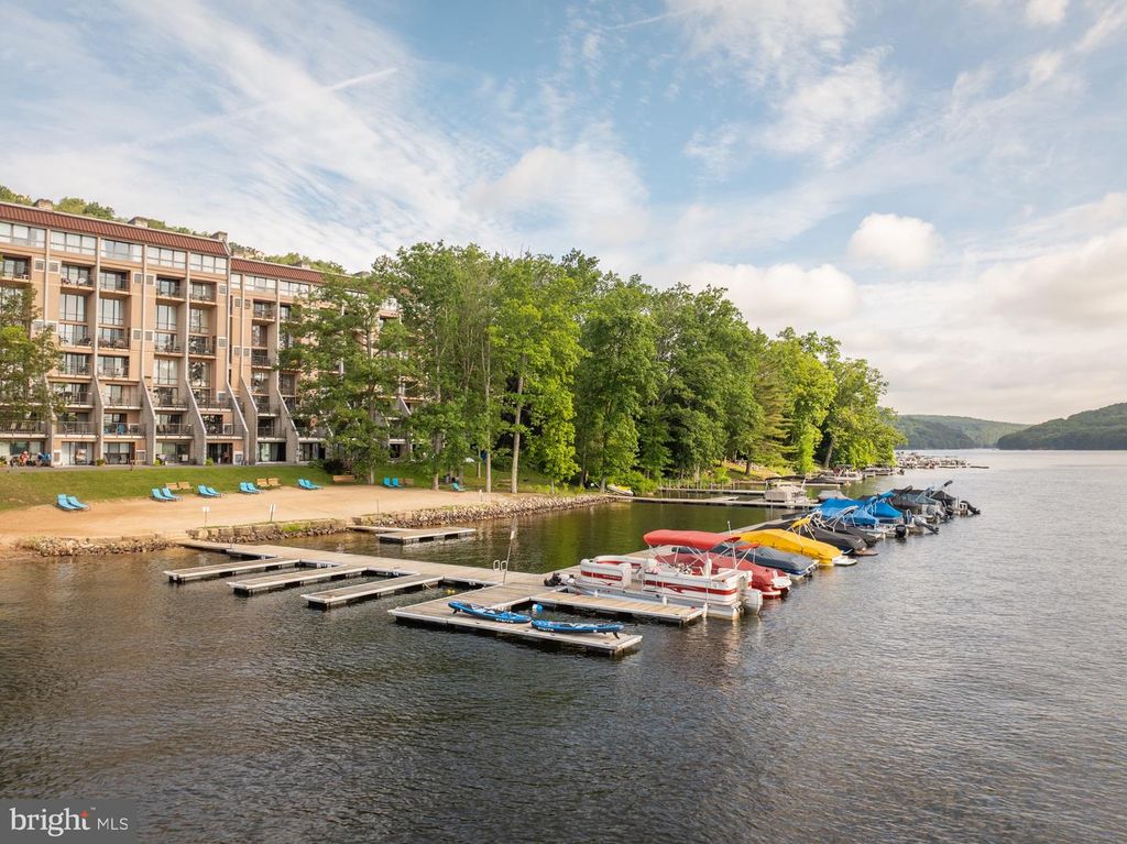 Image 2 of property listing at 20160 GARRETT HWY #H706, Oakland, MD 21550