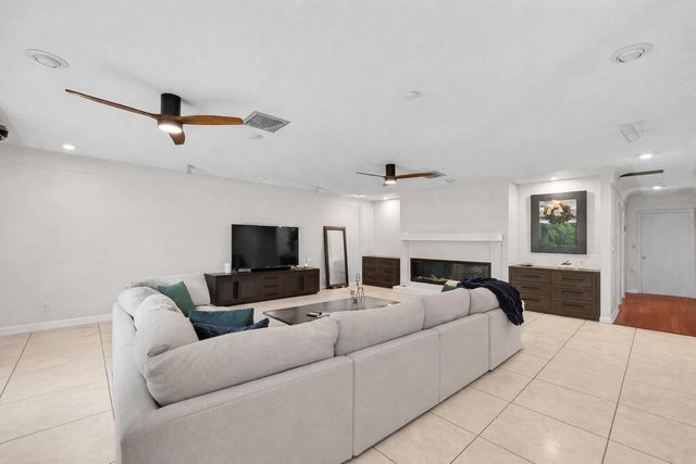 3999 NE 15th Avenue, Oakland Park, FL 33334