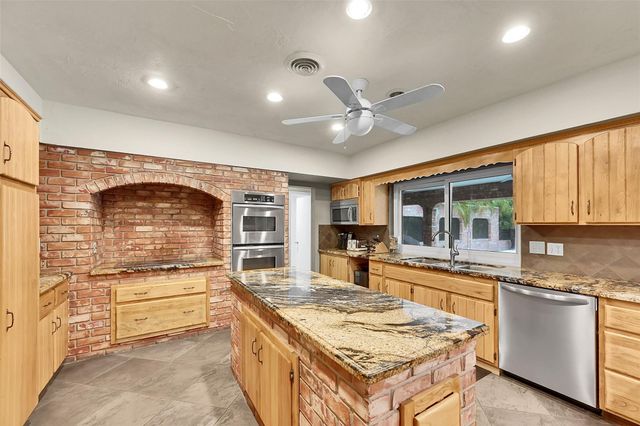 3999 NE 15th Avenue, Oakland Park, FL 33334