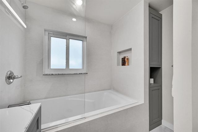 3999 NE 15th Avenue, Oakland Park, FL 33334