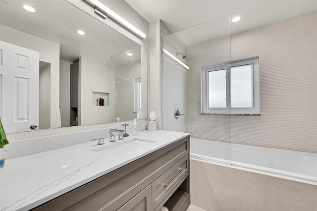 3999 NE 15th Avenue, Oakland Park, FL 33334