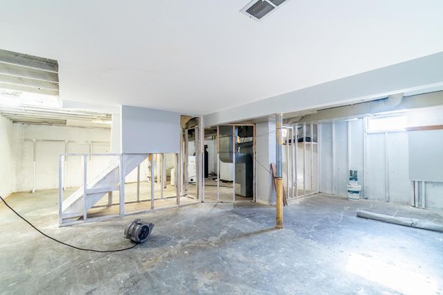 11934 Grabill Road, Leo, IN 46765