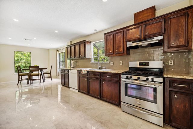 40206 Colfax Road, Magnolia, TX 77354