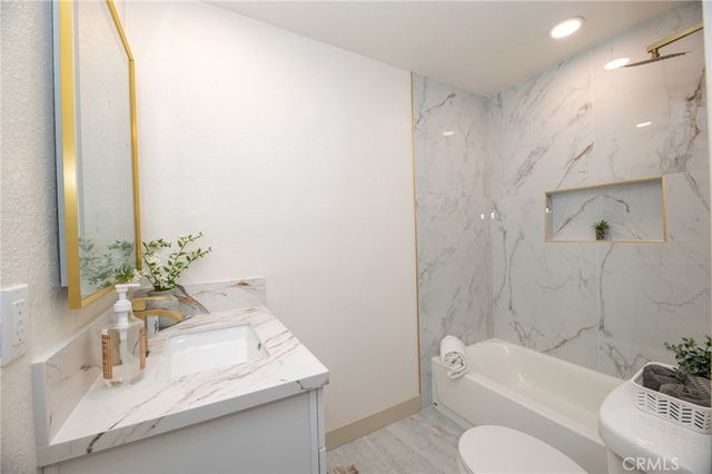 16528 E Brookport, Covina, CA 91722