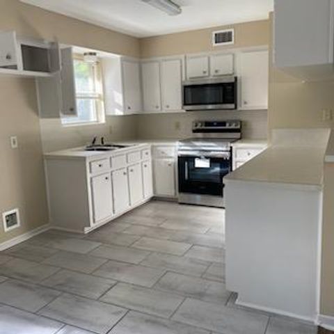 102 Libby Circle, Willis, TX 77378