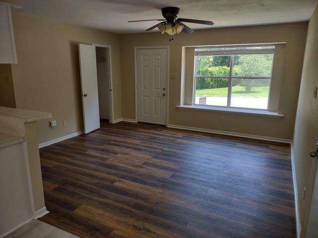 102 Libby Circle, Willis, TX 77378
