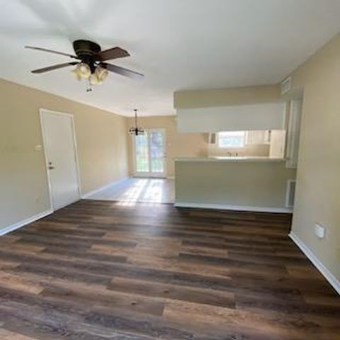 102 Libby Circle, Willis, TX 77378