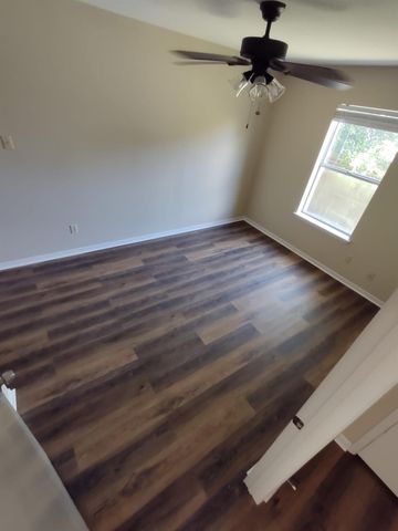 102 Libby Circle, Willis, TX 77378