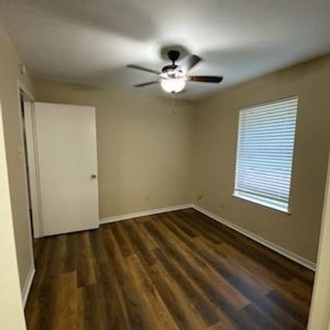 102 Libby Circle, Willis, TX 77378