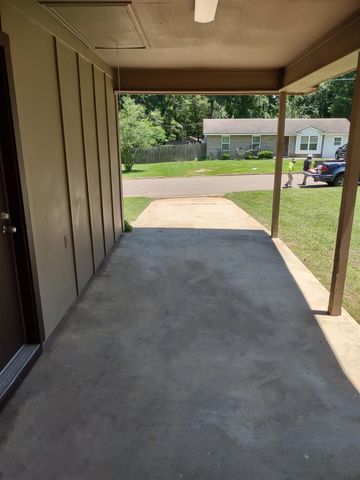 102 Libby Circle, Willis, TX 77378