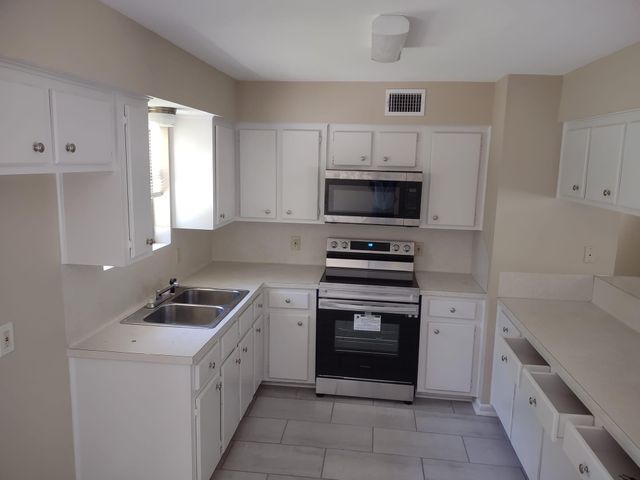 102 Libby Circle, Willis, TX 77378