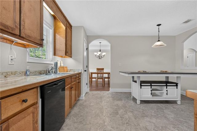 510 Embassy Walk, Winder, GA 30680