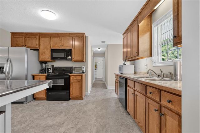 510 Embassy Walk, Winder, GA 30680