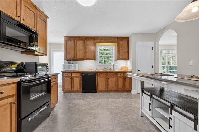 510 Embassy Walk, Winder, GA 30680