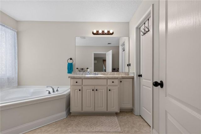 510 Embassy Walk, Winder, GA 30680