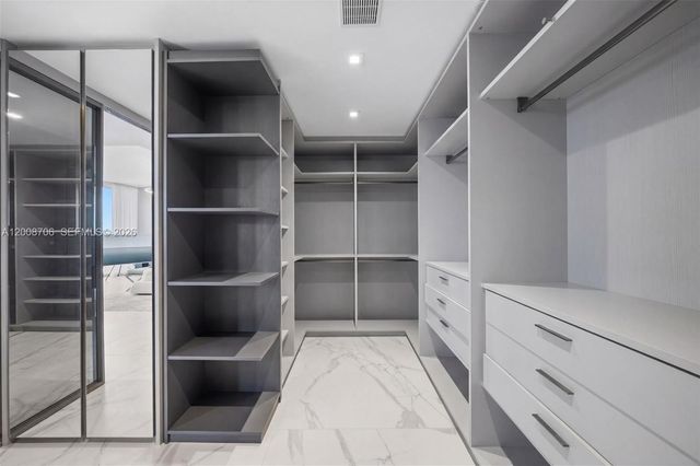 18975 Collins Avenue 5200, Sunny Isles Beach, FL 33160