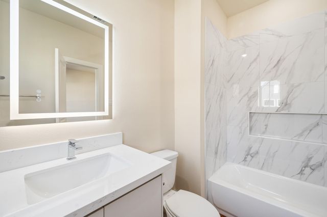 6702 Metro Boulevard 4, Houston, TX 77083