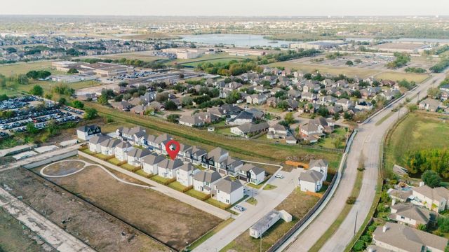 6702 Metro Boulevard 4, Houston, TX 77083