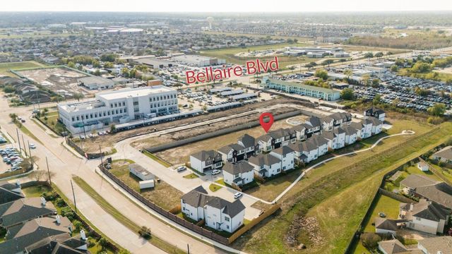 6702 Metro Boulevard 4, Houston, TX 77083