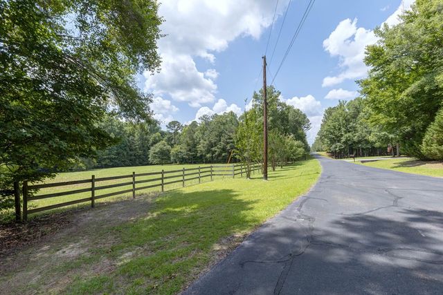 602 Hickory Creek Drive, Ellerslie, GA 31807