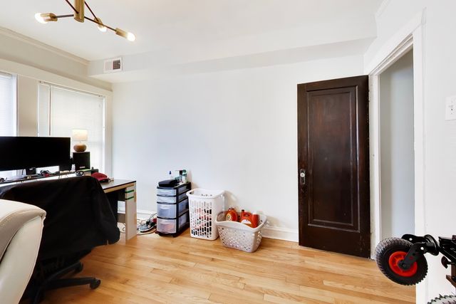 4015 N Mozart Street, Chicago, IL 60618