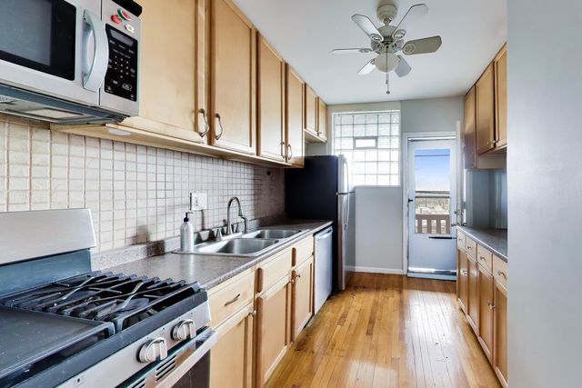 4015 N Mozart Street, Chicago, IL 60618