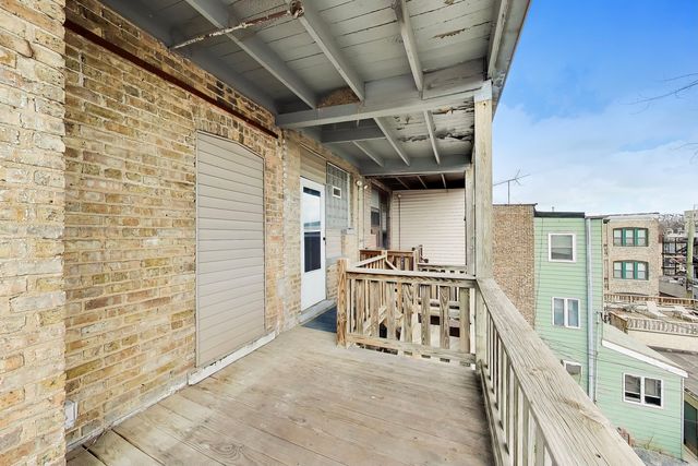 4015 N Mozart Street, Chicago, IL 60618