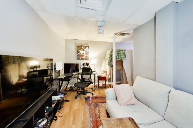 4015 N Mozart Street, Chicago, IL 60618