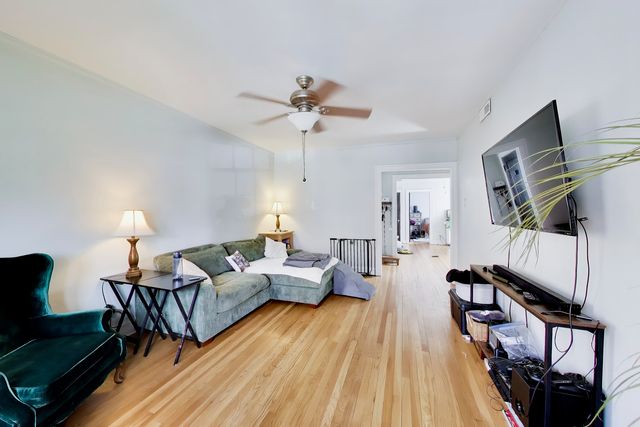 4015 N Mozart Street, Chicago, IL 60618