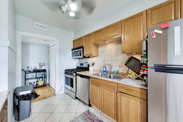 4015 N Mozart Street, Chicago, IL 60618