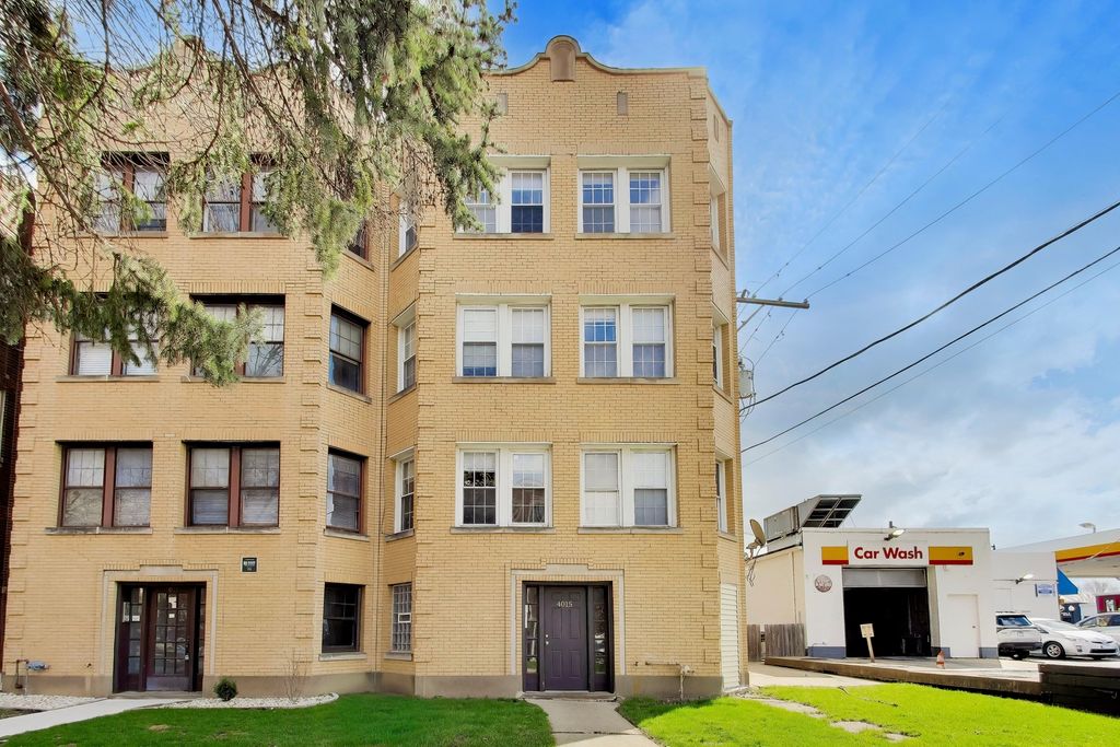 4015 N Mozart Street, Chicago, IL 60618