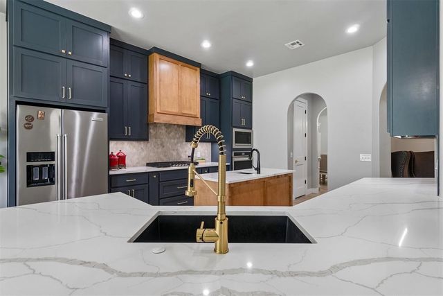 16289 Vernon Circle, Newalla, OK 74857