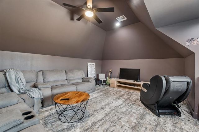 16289 Vernon Circle, Newalla, OK 74857