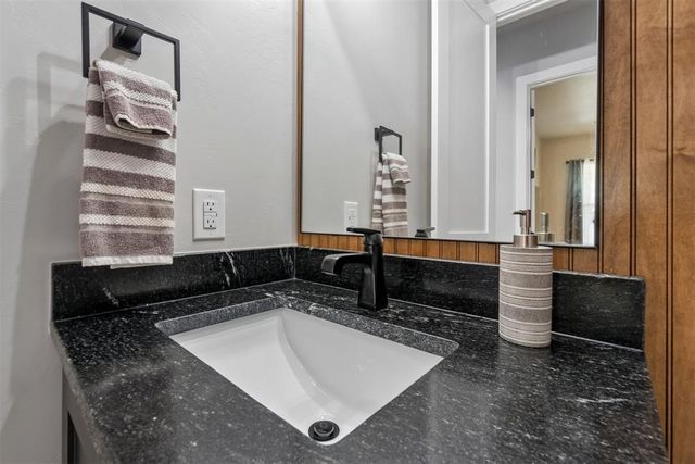 16289 Vernon Circle, Newalla, OK 74857