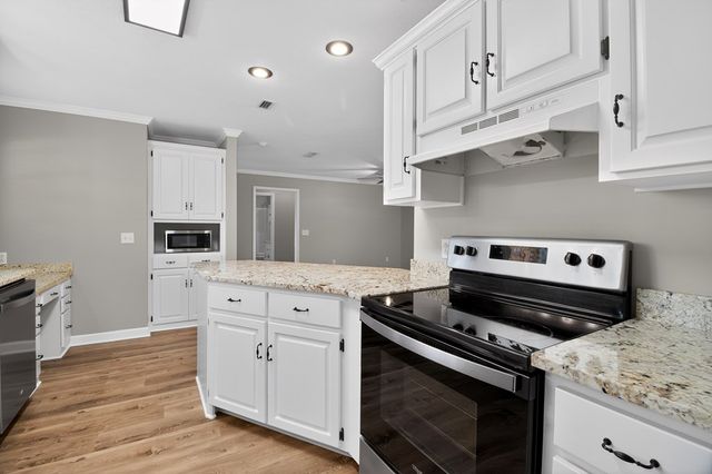 166 Fuller Rd, Dothan, AL 36301