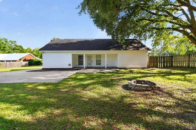 166 Fuller Rd, Dothan, AL 36301