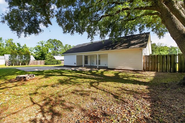 166 Fuller Rd, Dothan, AL 36301