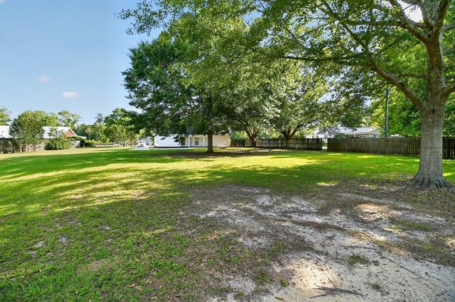 166 Fuller Rd, Dothan, AL 36301