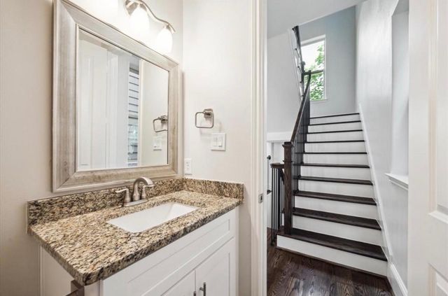 1230 W 25th Street C, Houston, TX 77008