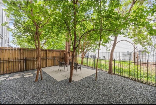 1230 W 25th Street C, Houston, TX 77008