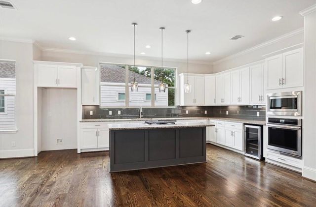 1230 W 25th Street C, Houston, TX 77008