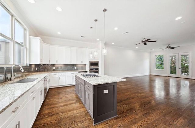 1230 W 25th Street C, Houston, TX 77008