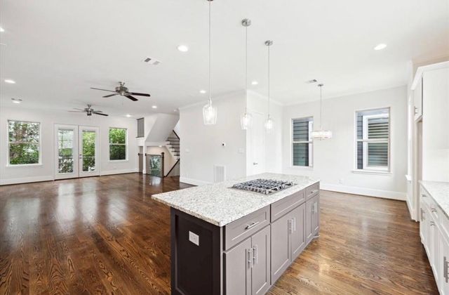1230 W 25th Street C, Houston, TX 77008