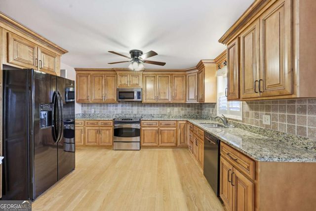 2224 Colonial Drive, Gainesville, GA 30501