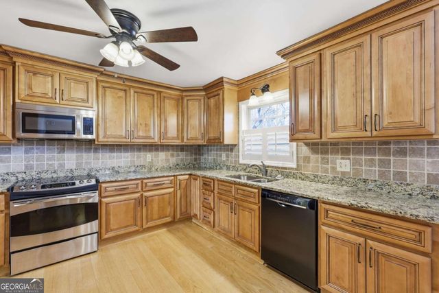 2224 Colonial Drive, Gainesville, GA 30501